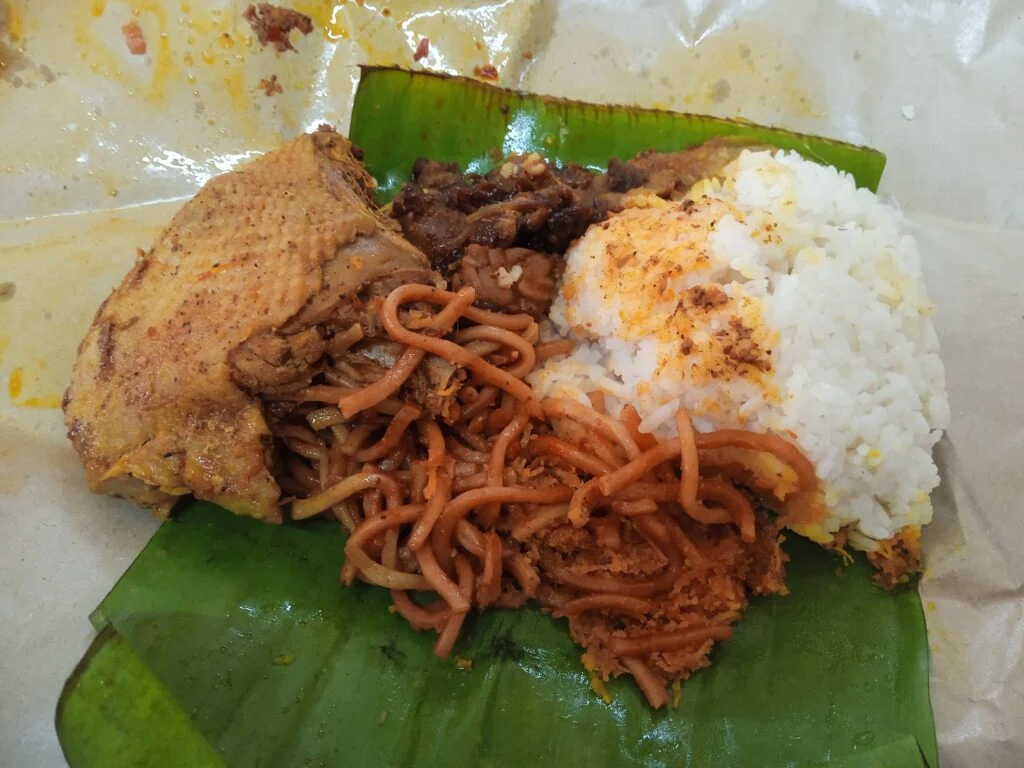 柔佛峇株巴辖的 Nasi ambeng