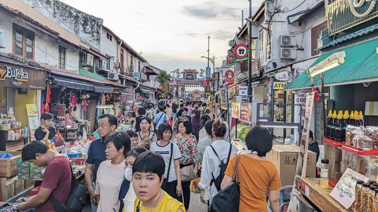马六甲鸡场街夜市