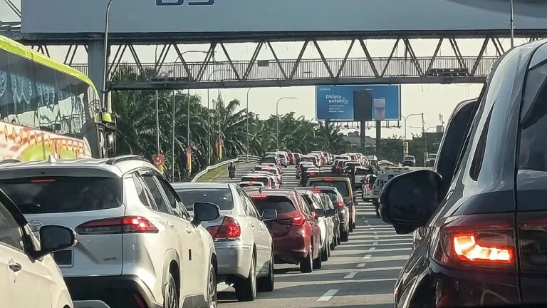 马来西亚联邦大道车流